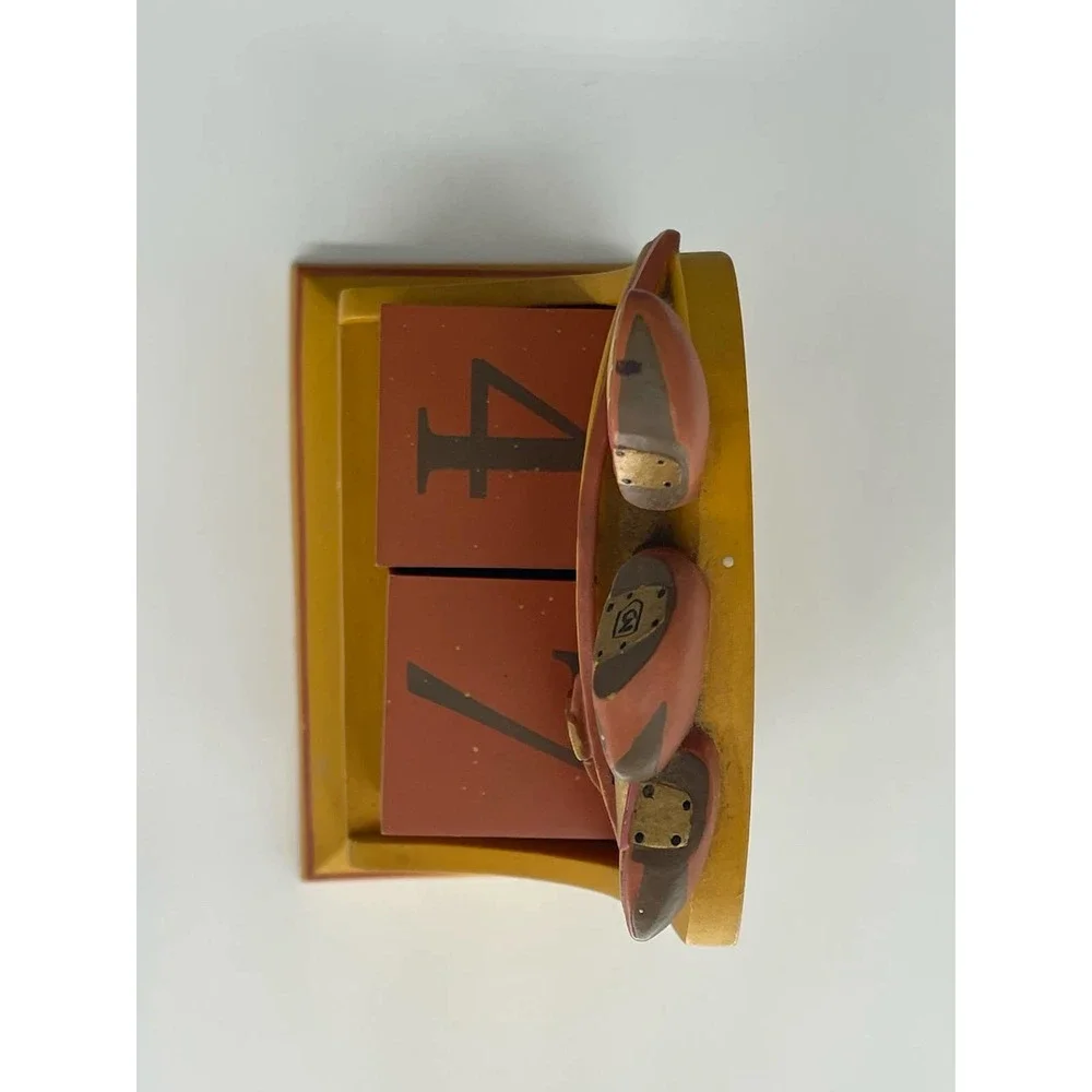 Hallmark Desk Perpetual Calendar Golf Club NWOT